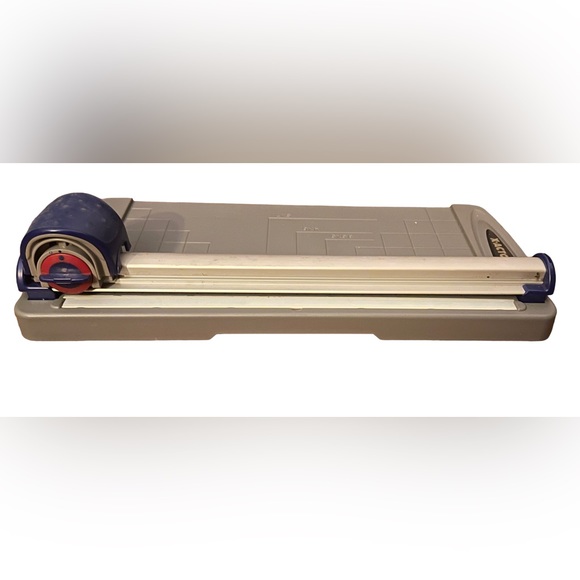 X-Acto Model 26505 12" Rotary Paper Trimmer With Plastic Base 12x6 - Picture 2 of 4